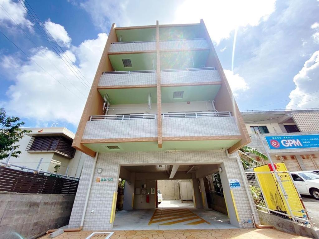 はなハウス 4F Apartamento Ginowan Exterior foto